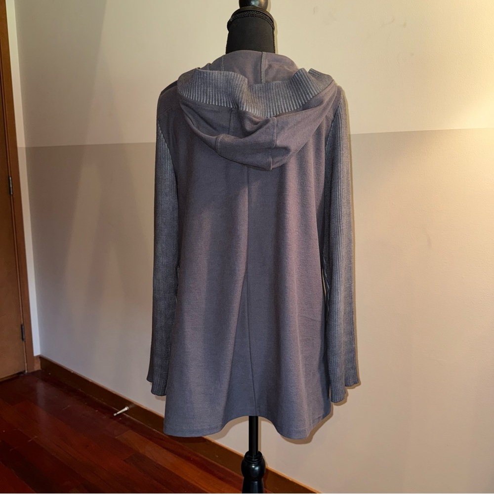 Elegant Gray Women's Coat 10 - Picture 4 of 7